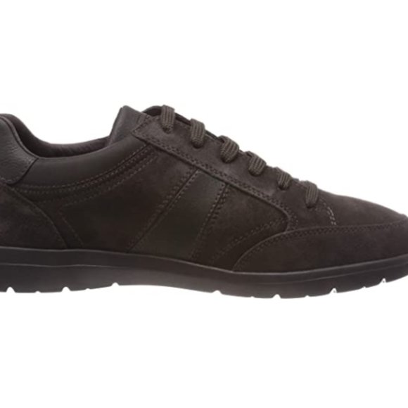 Low Top Sneakers